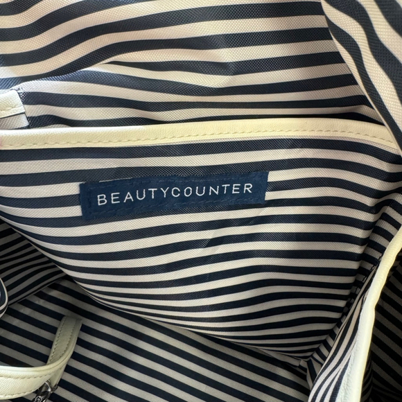 Diaper bag BeautyCounter blue bag with changing mat - Picture 4 of 7